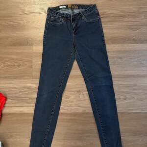 Madewell 10" High-Rise Skinny Jeans in Lucille Wash